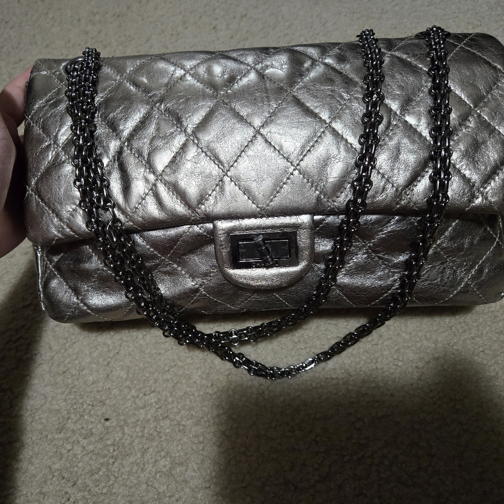 Elegant Silver Quilted Chain Bag